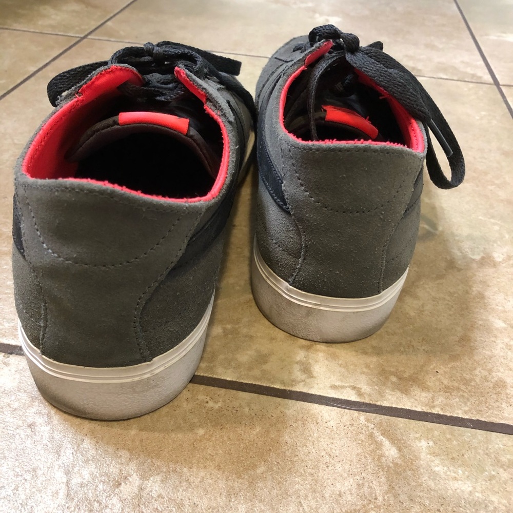 Nike’s - Picture 3 of 6